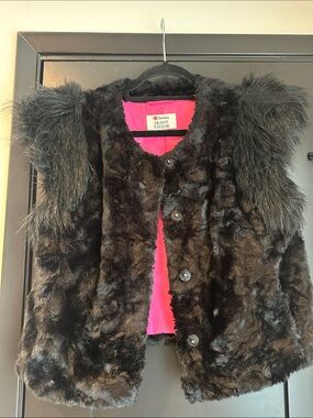 Skaist Taylor Woman’s Evening Black Faux Fur Vest with Pink Lining!